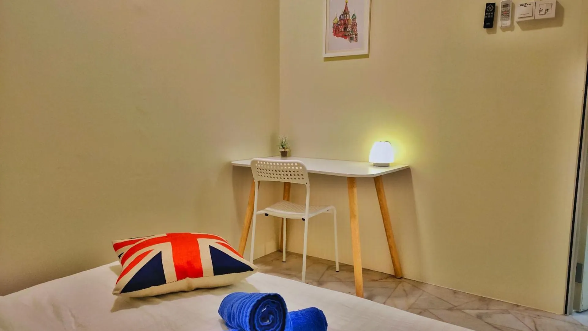 Queensbay Mall, Up To 5 Pax, 2 Bedrooms, 1 Bathroom, 1 Car Park By Star Home Bayan Lepas