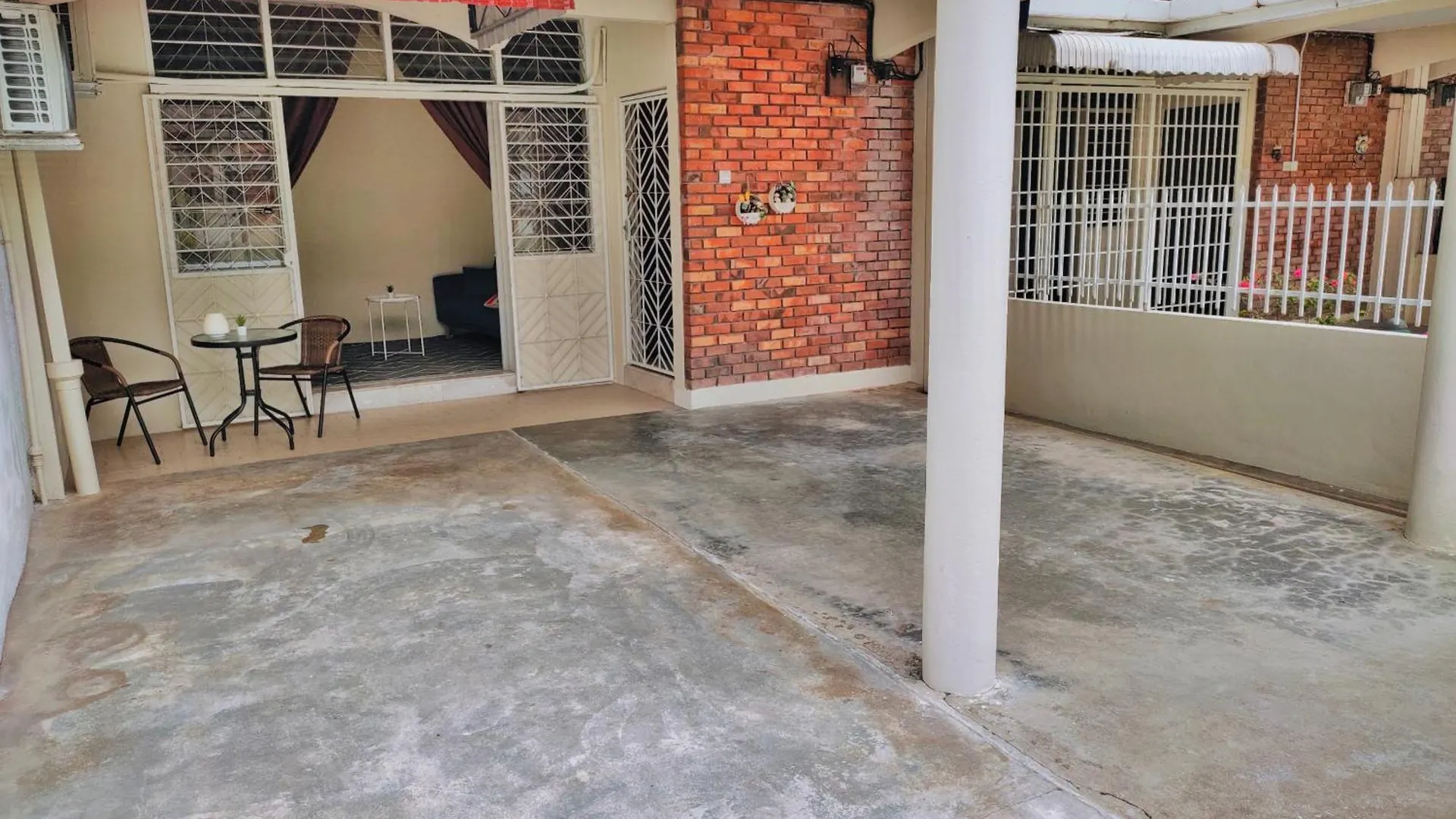 Queensbay Mall, Up To 5 Pax, 2 Bedrooms, 1 Bathroom, 1 Car Park By Star Home Bayan Lepas Holiday home