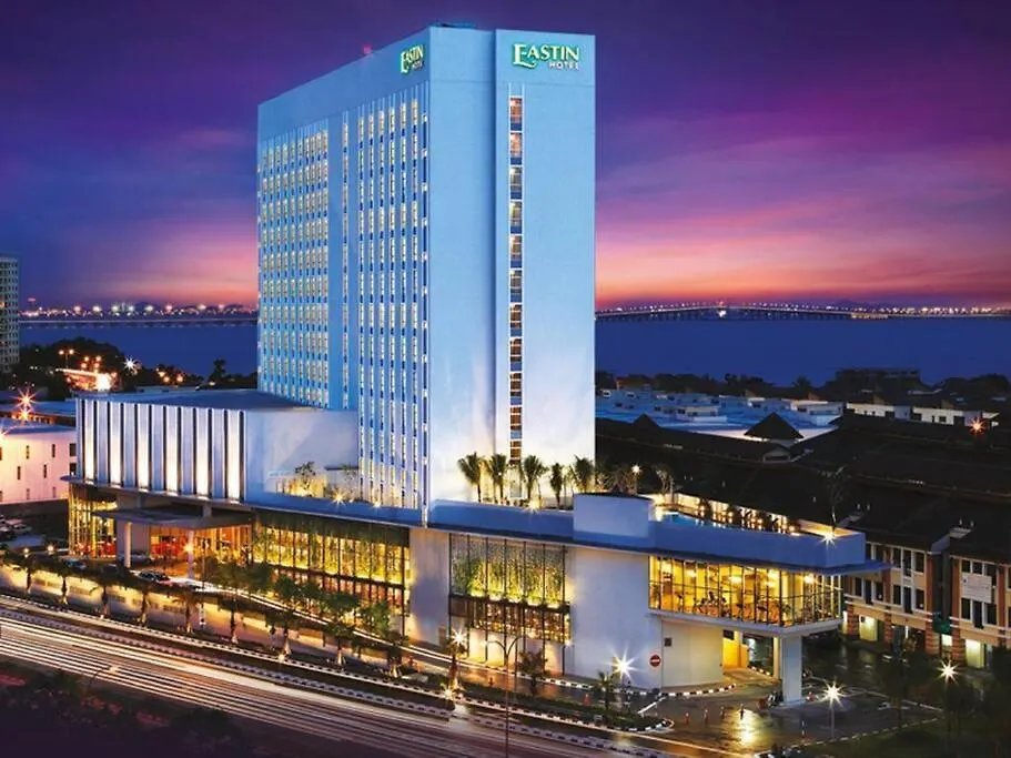 Queensbay Mall, Up To 5 Pax, 2 Bedrooms, 1 Bathroom, 1 Car Park By Star Home Bayan Lepas